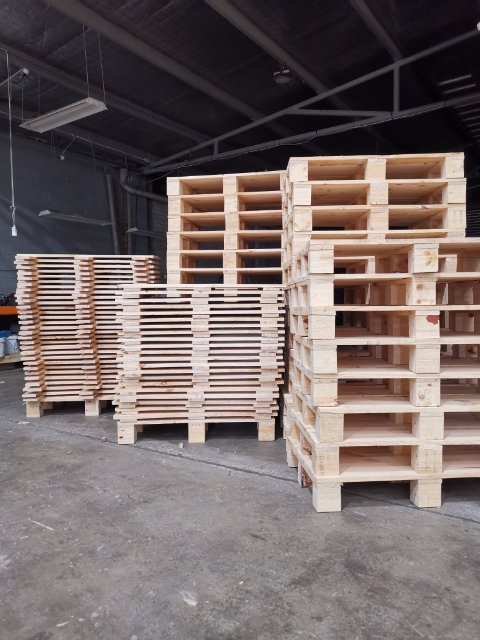 Pallets (3)